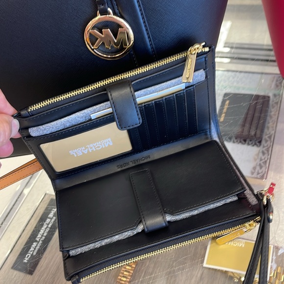 MICHAEL KORS JST LG DOUBLE ZIP WRISTLET WALLET PHONE HOLDER 
BLACK MULTI 
NWT - Picture 9 of 16
